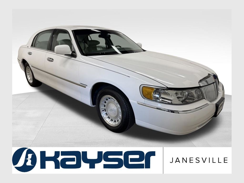 White 2000 Lincoln Town Car Sedan Rear-Wheel Drive 4-Speed Automatic Overdrive