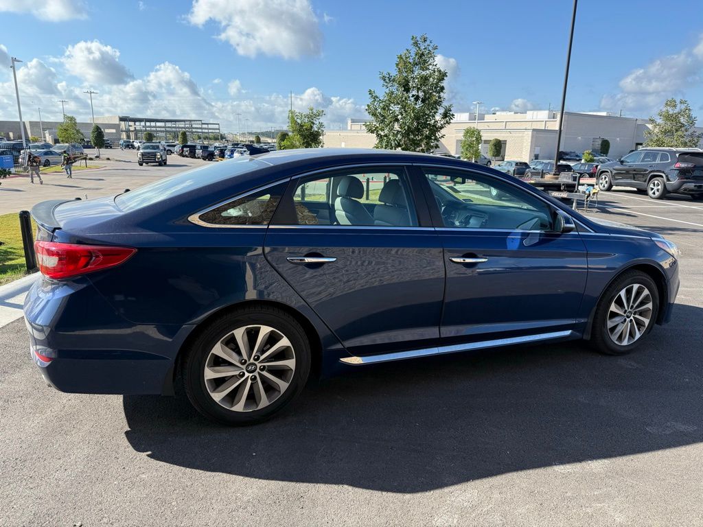 Thumbnail: 2015 Hyundai Sonata - 7