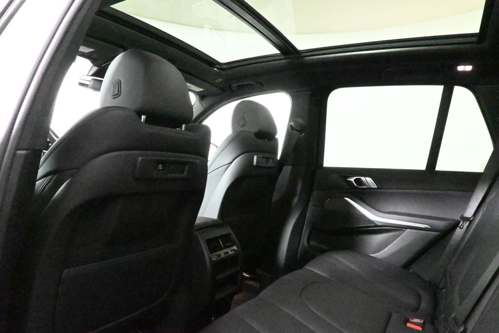 Thumbnail: 2022 BMW X5 - 32