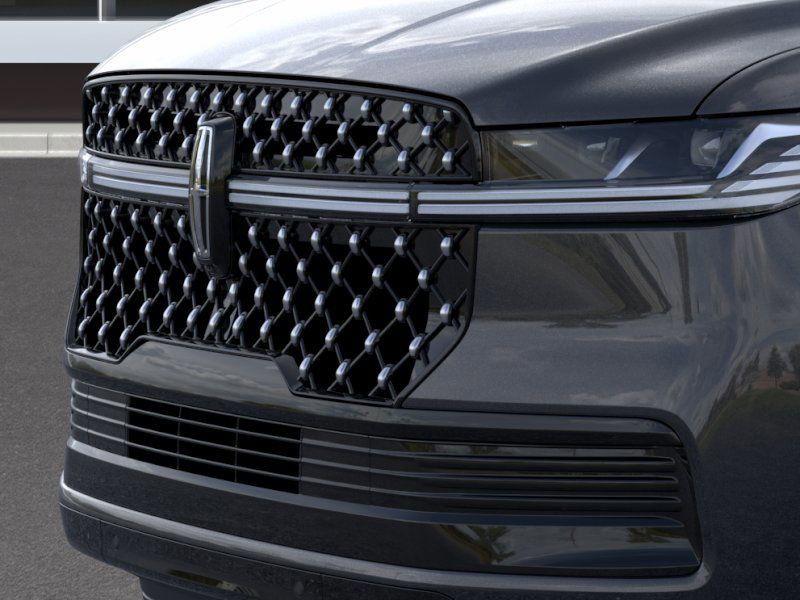 Thumbnail: 2025 Lincoln Navigator - 17