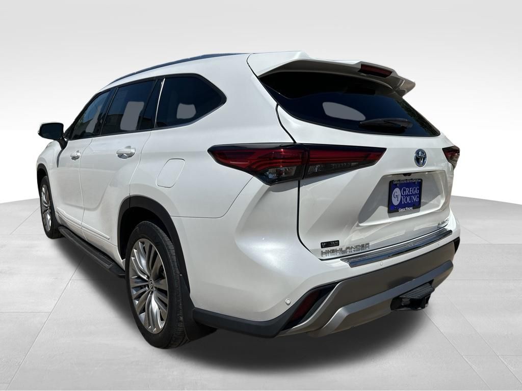 Used 2022 Toyota Highlander Hybrid SUV
