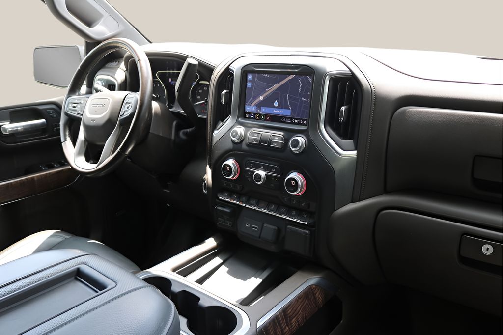 Used 2020 White GMC Denali image 22