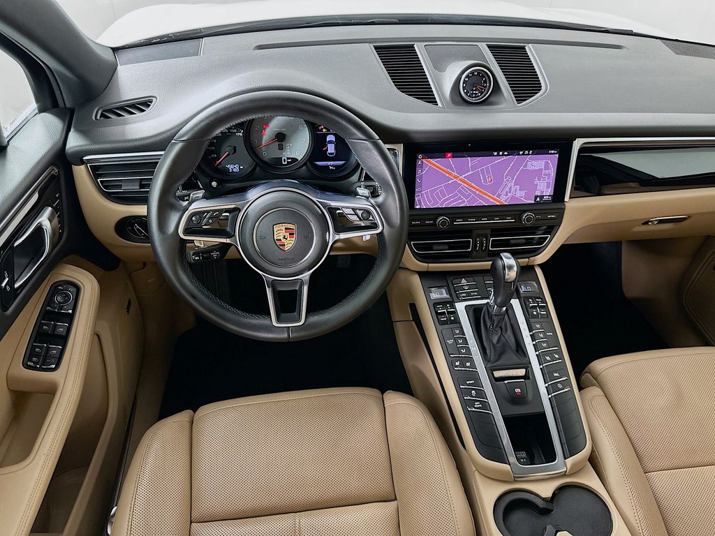 Thumbnail: 2020 Porsche Macan - 23