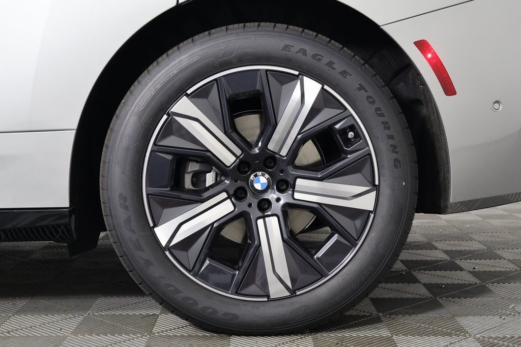 Thumbnail: 2026 BMW iX - 9