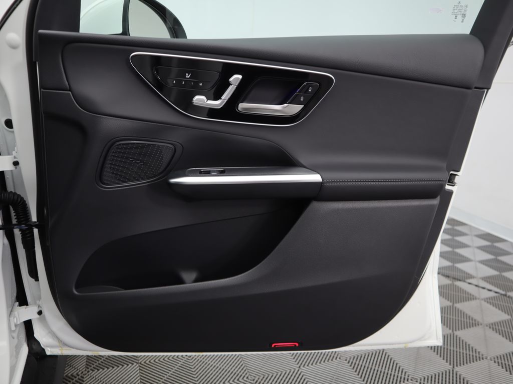 Thumbnail: 2025 Mercedes-Benz GLC - 25