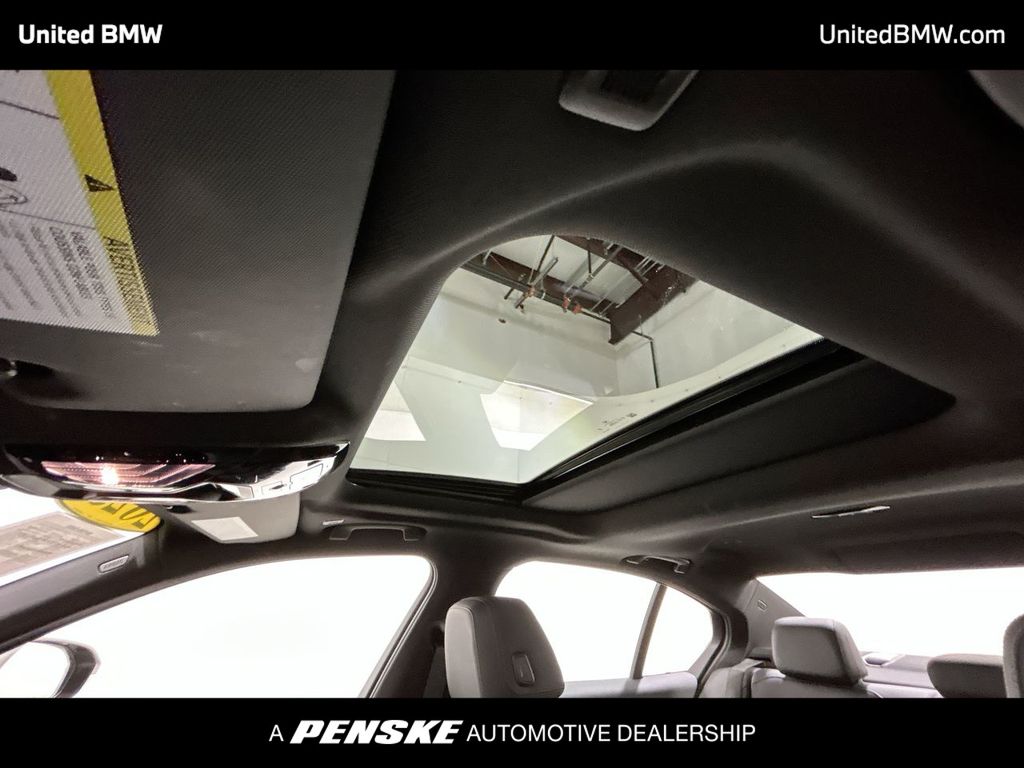 Thumbnail: 2025 BMW 5 Series - 20