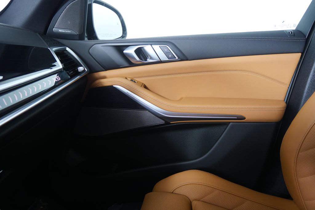 Thumbnail: 2026 BMW X5 - 23