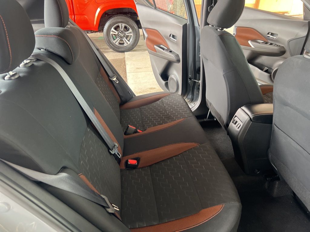 2024 Nissan Kicks SR photo