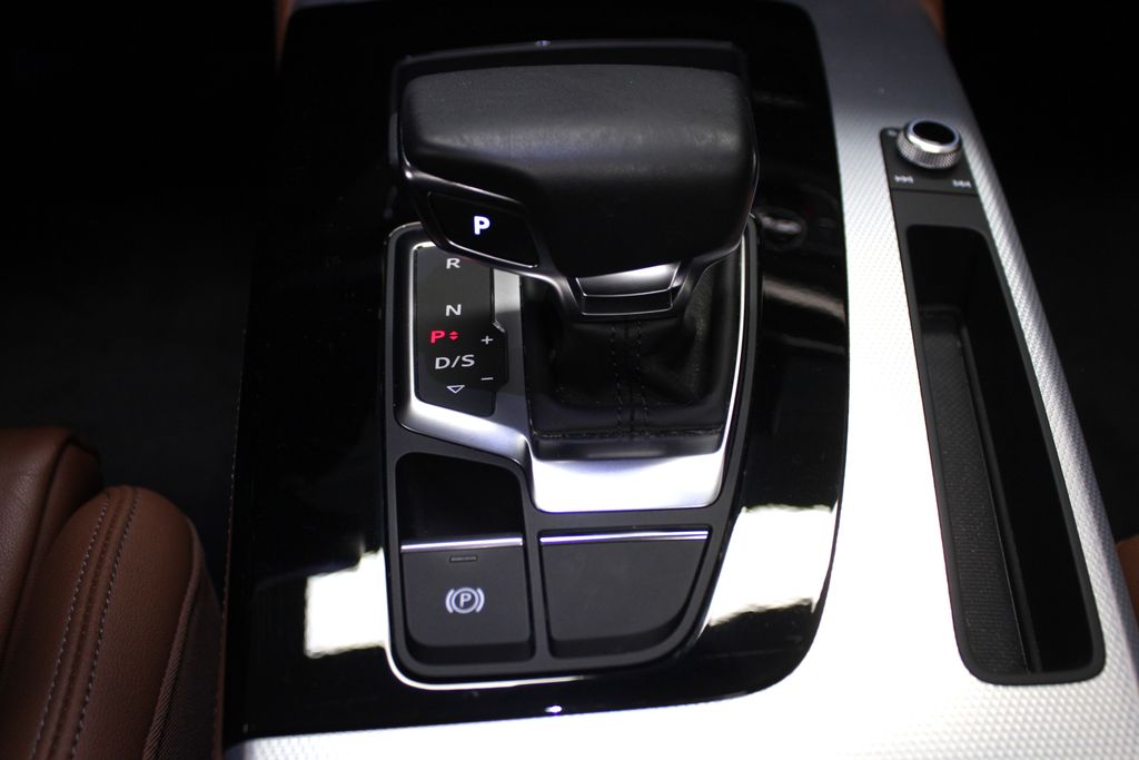 Thumbnail: 2024 Audi Q5 - 15