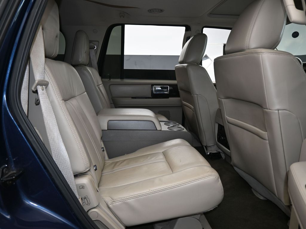 Used 2016 Midnight Lincoln Select image 47