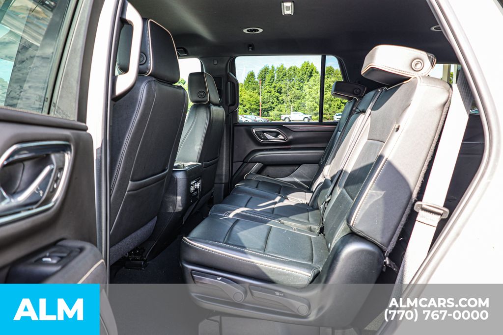 Used 2024 White GMC SLT image 19