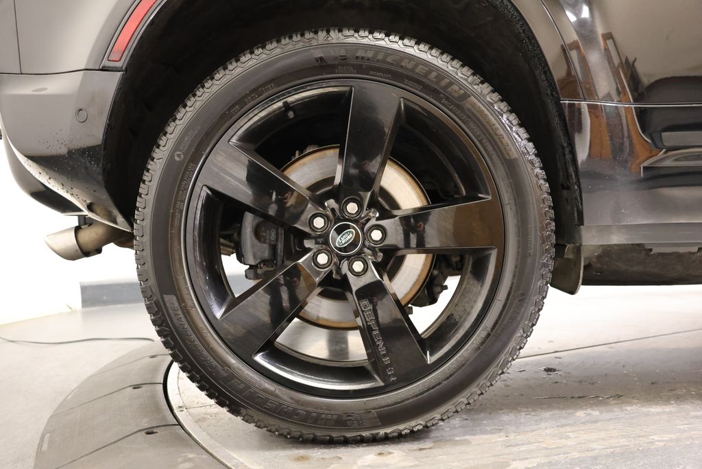 Thumbnail: 2022 Land Rover Defender - 11