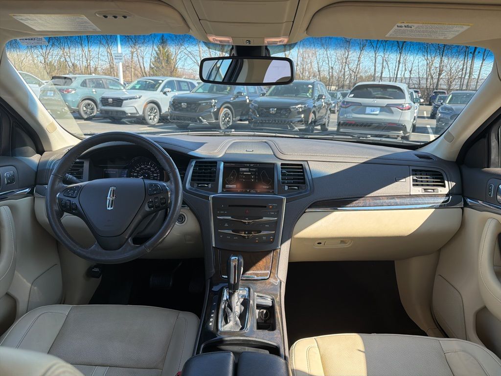 Thumbnail: 2015 Lincoln MKS - 11