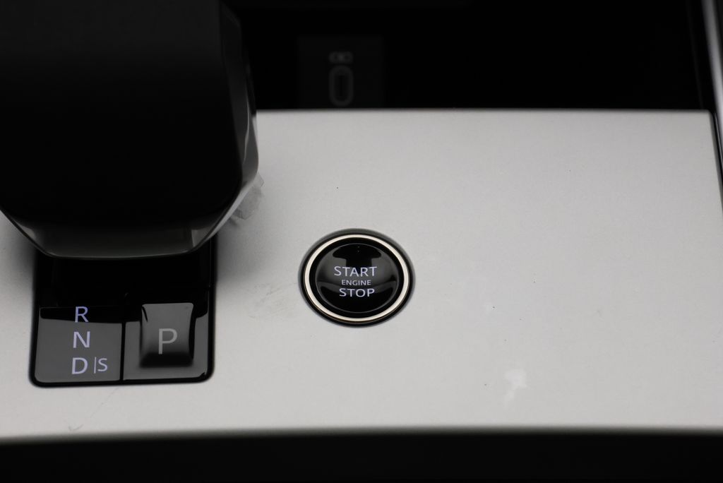 Thumbnail: 2026 Land Rover Range Rover - 24