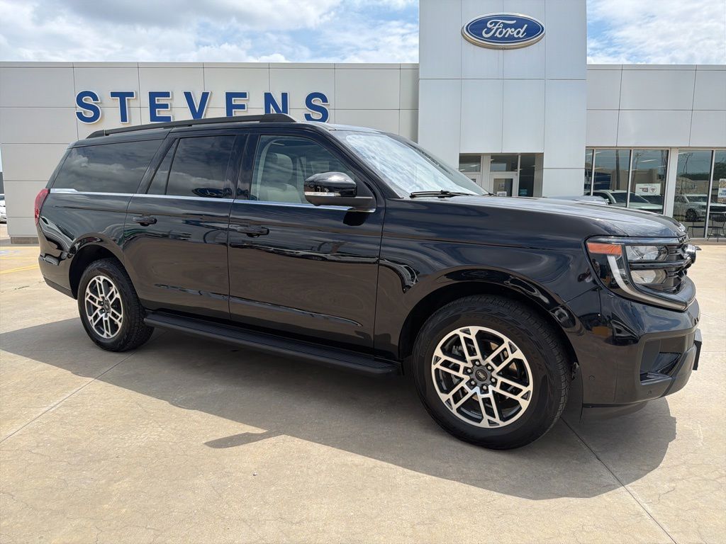 2025 Ford Expedition MAX Active 4WD