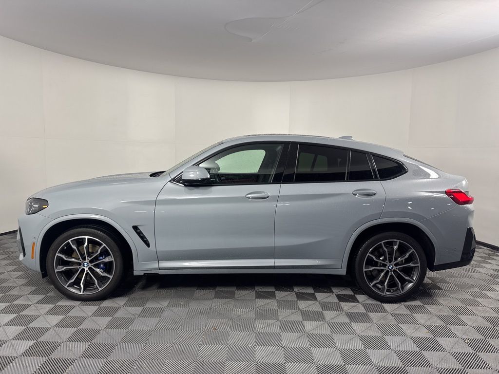 Thumbnail: 2023 BMW X4 - 8