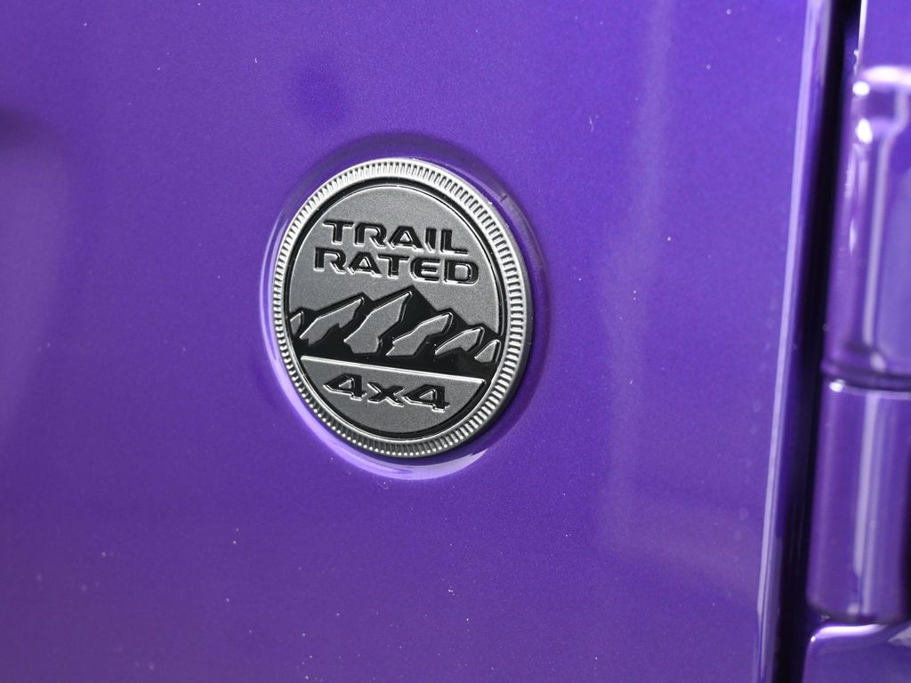 New 2026 reign Jeep Sport image 25