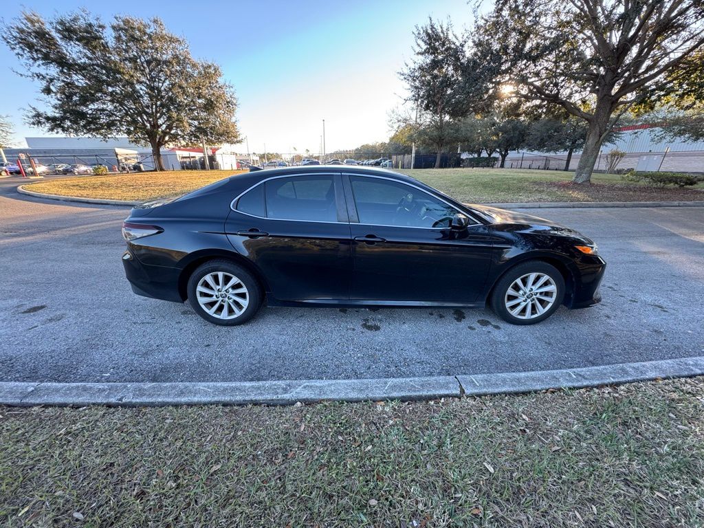 2022 Toyota Camry LE 6