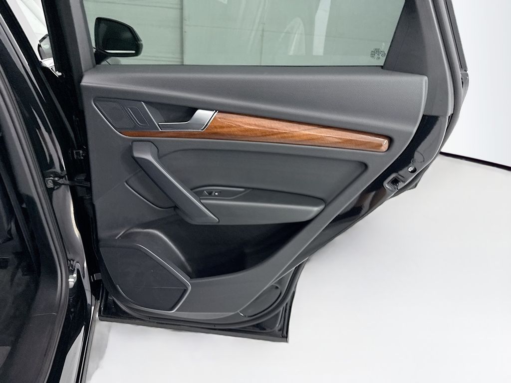 Thumbnail: 2023 Audi Q5 - 25
