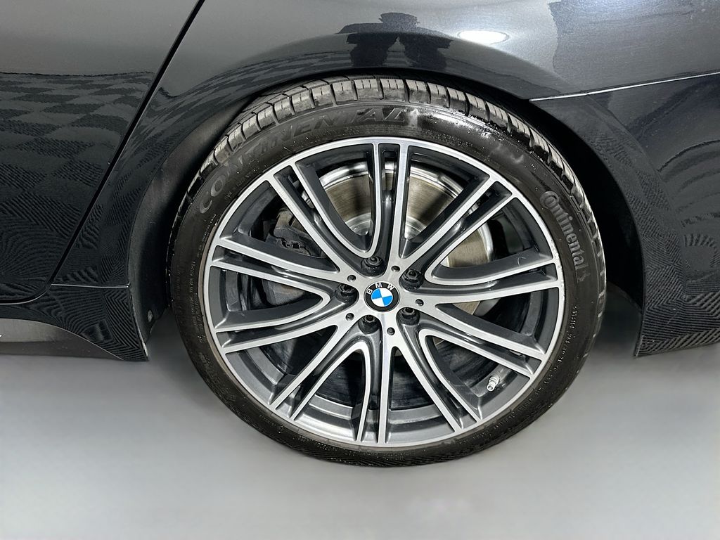 Thumbnail: 2018 BMW 5 Series - 32