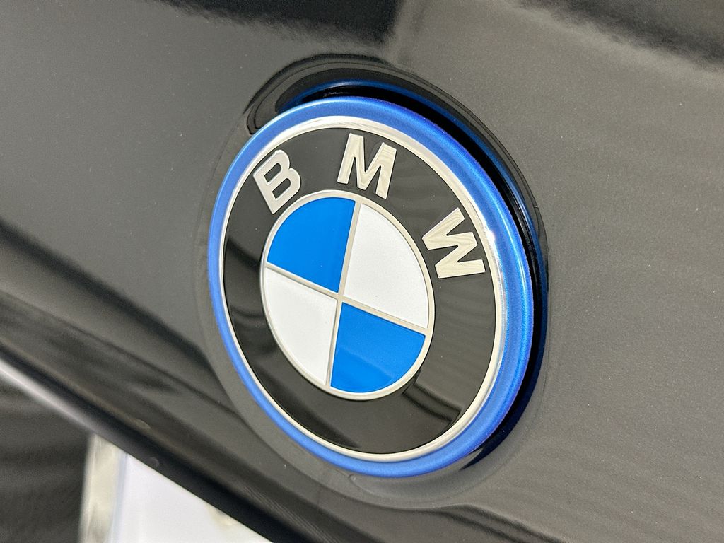 Thumbnail: 2026 BMW i5 - 22