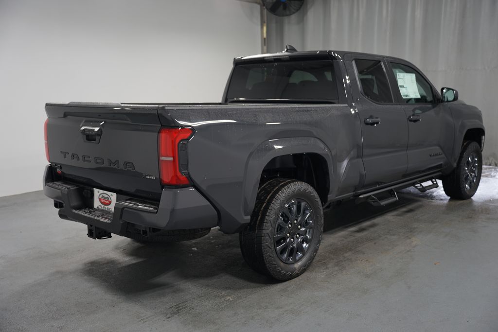 2025 Toyota Tacoma SR5 8