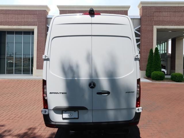 2024 Mercedes-Benz Sprinter 2500 5