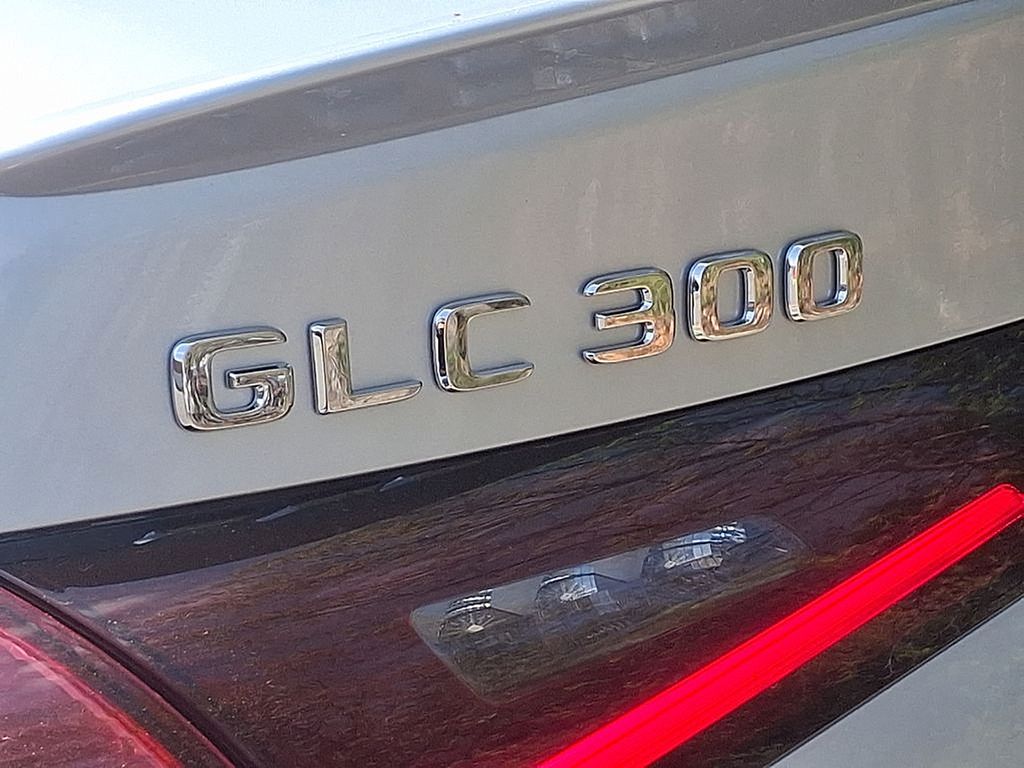 Thumbnail: 2025 Mercedes-Benz GLC - 22