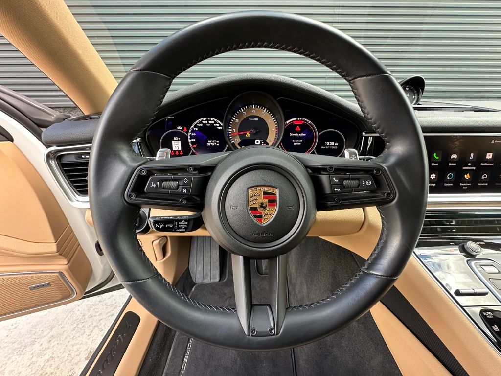 Thumbnail: 2023 Porsche Panamera - 18