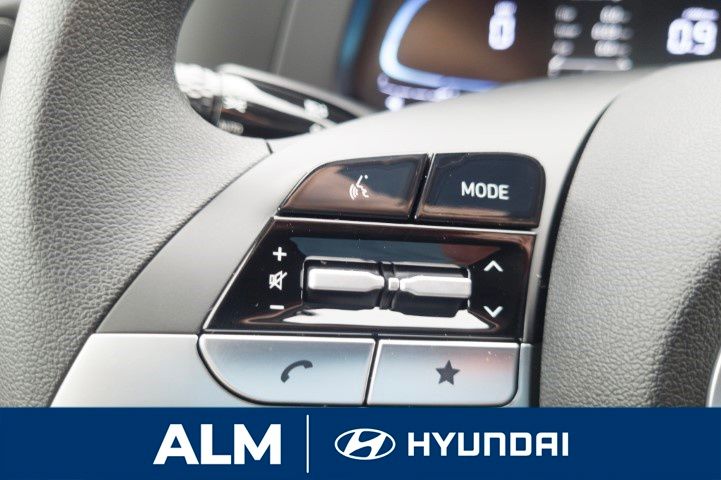 2025 Hyundai Elantra SE photo 19