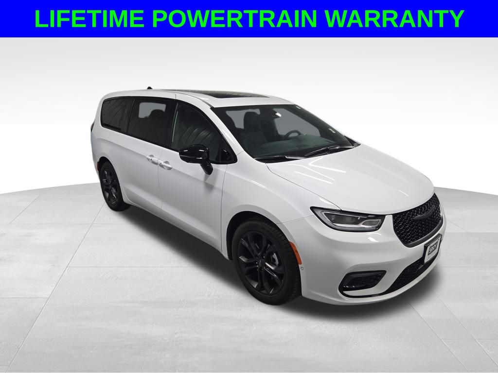 2026 Chrysler Pacifica Select FWD