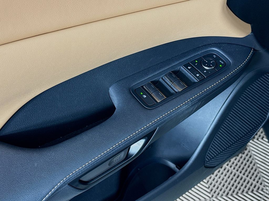 Thumbnail: 2025 Lexus RX - 18