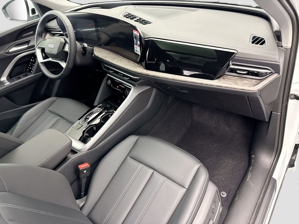 Thumbnail: 2025 Audi Q5 - 17