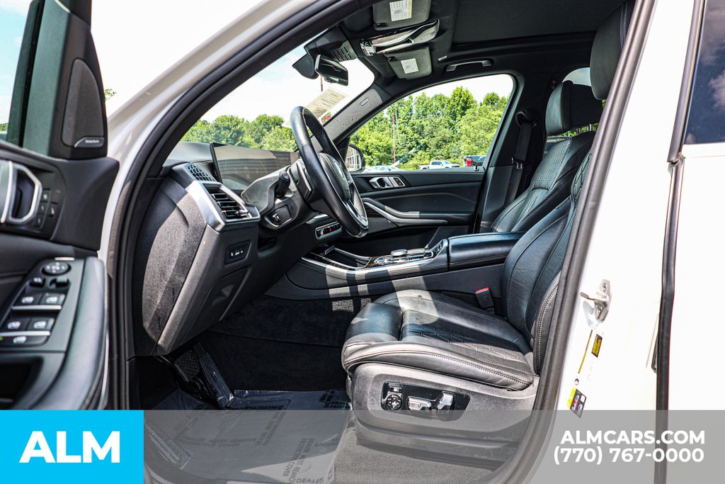 Used 2025 White BMW xDrive50e image 18