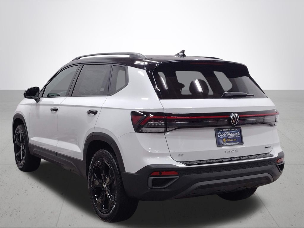 2025 Volkswagen Taos 1.5T SE Black