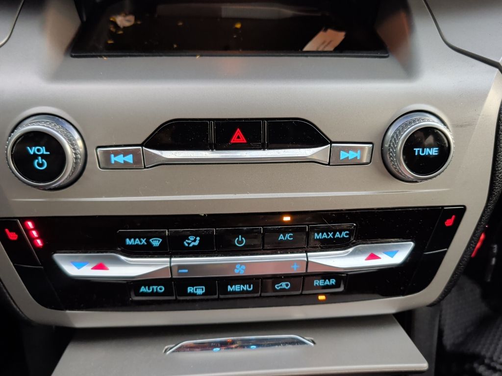 2023 Agate Black Metallic Ford Explorer XLT RWD SUV