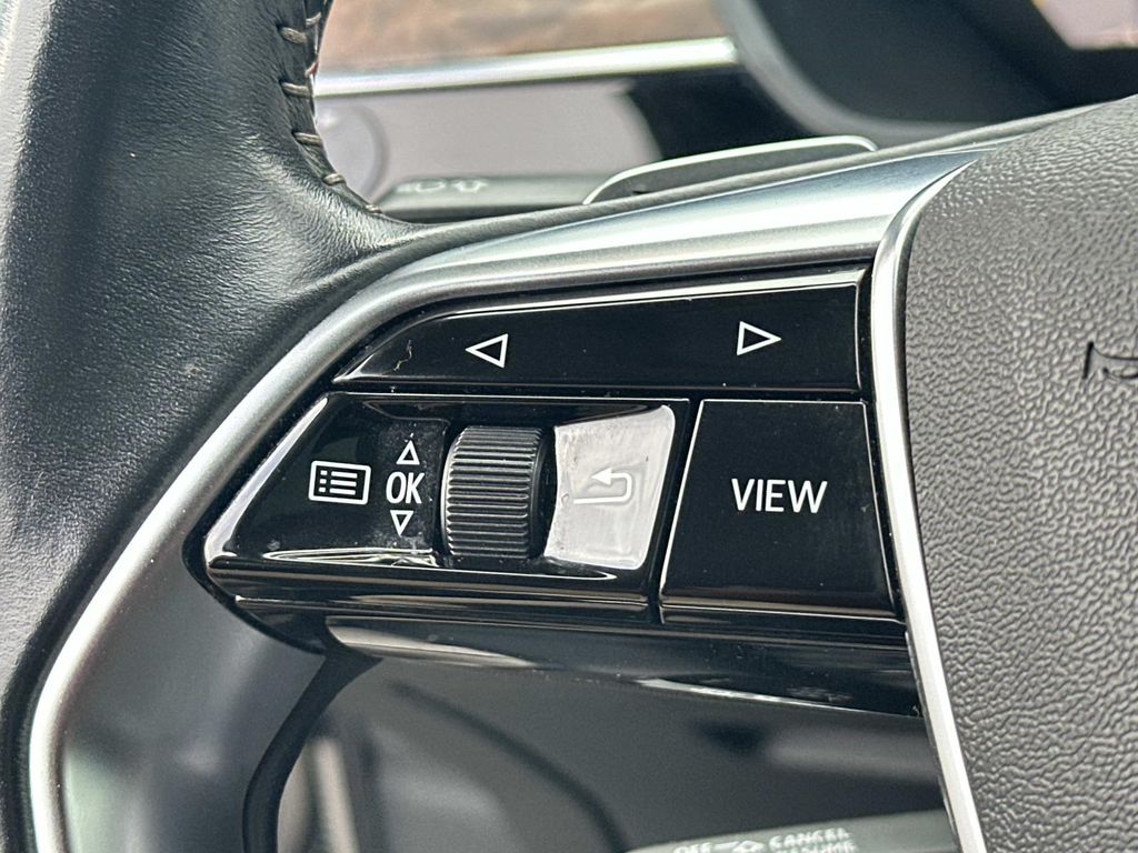 Thumbnail: 2019 Audi e-tron - 27