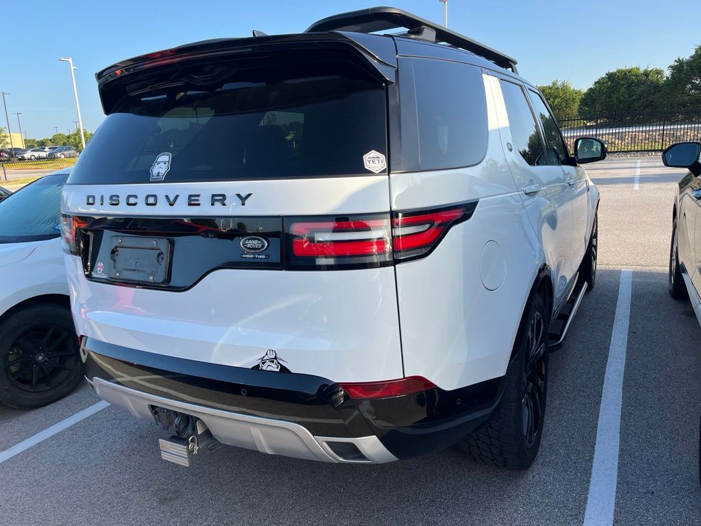 Thumbnail: 2020 Land Rover Discovery - 3