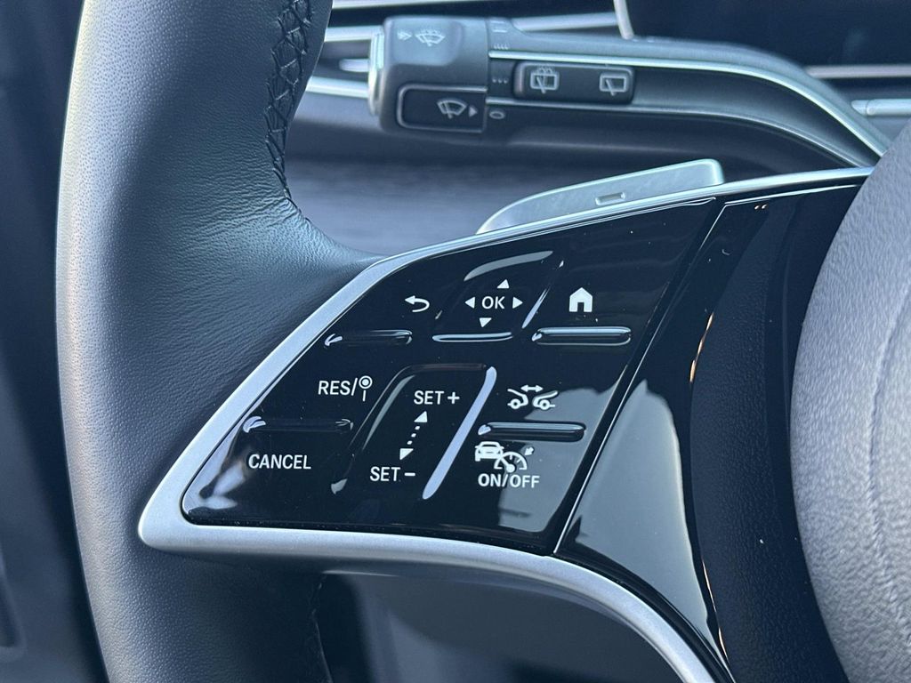 Thumbnail: 2026 Mercedes-Benz GLE - 28