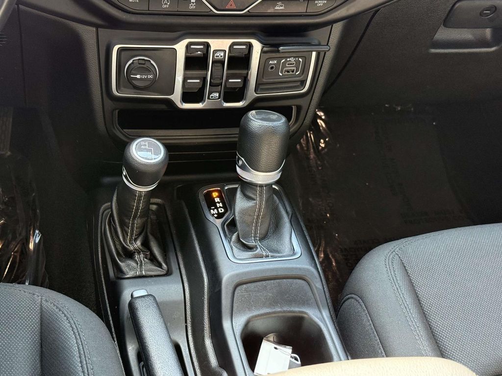 Used 2022 Gray Jeep Unlimited Sahara image 22