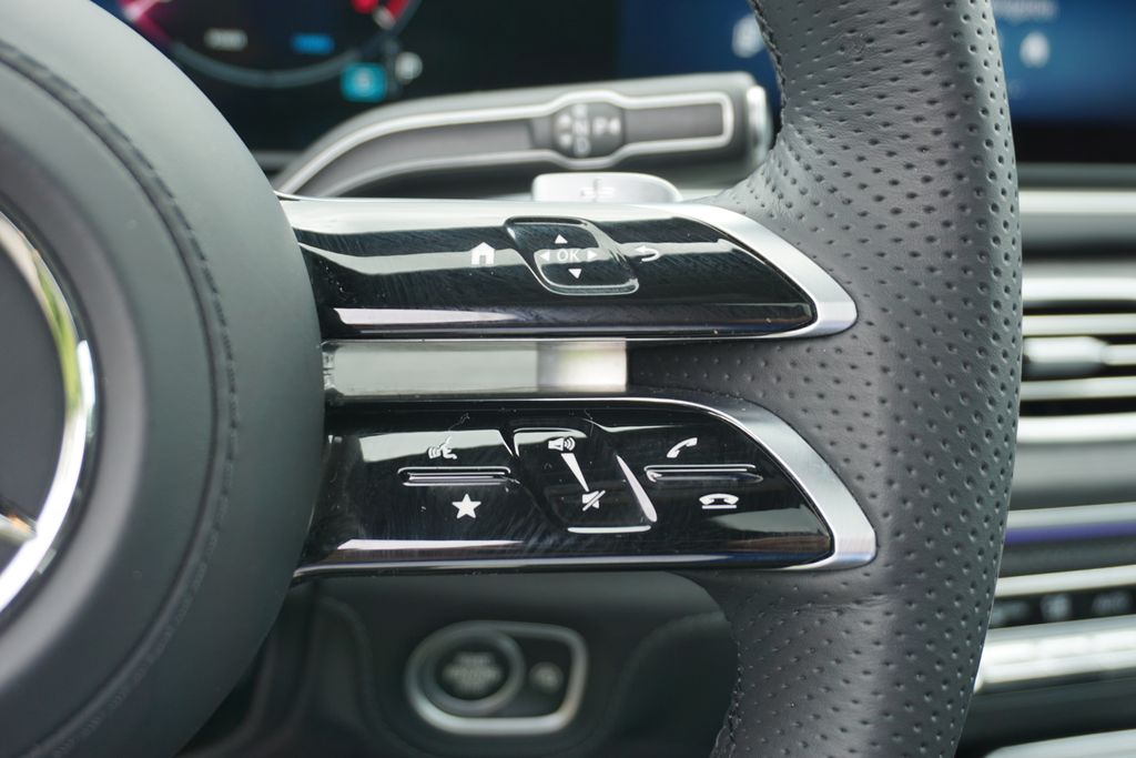 2025 Mercedes-Benz GLS 450 4MATIC 27