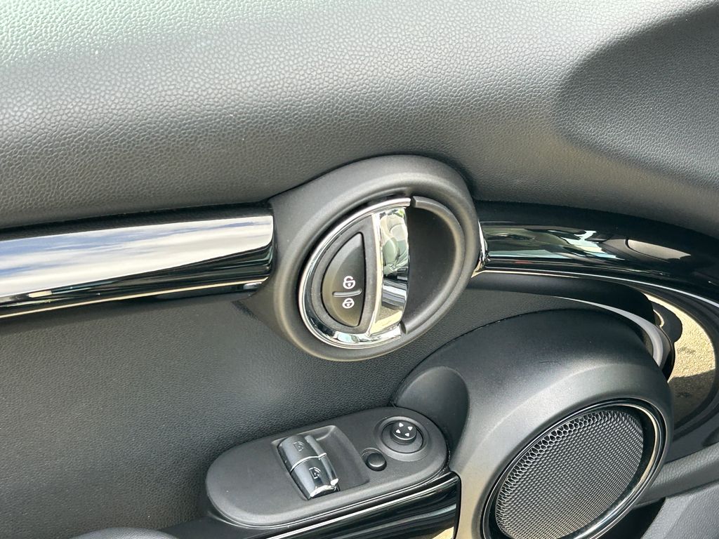 Thumbnail: 2023 MINI Cooper - 12