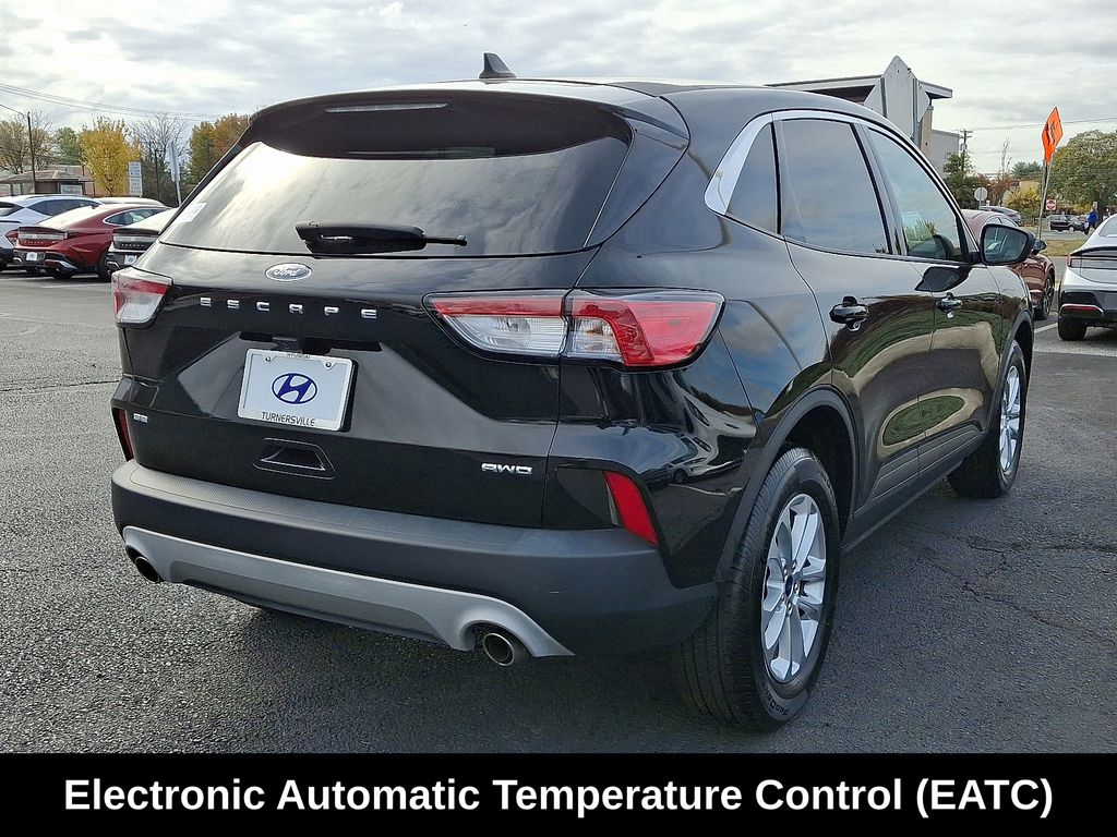 Thumbnail: 2022 Ford Escape - 7