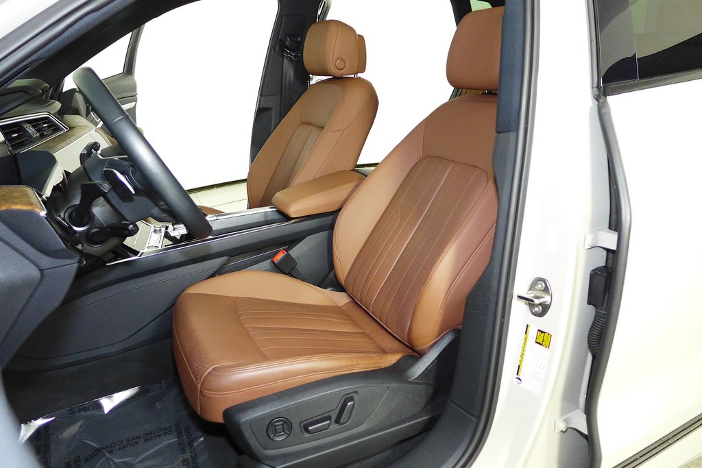 Thumbnail: 2022 Audi e-tron - 22