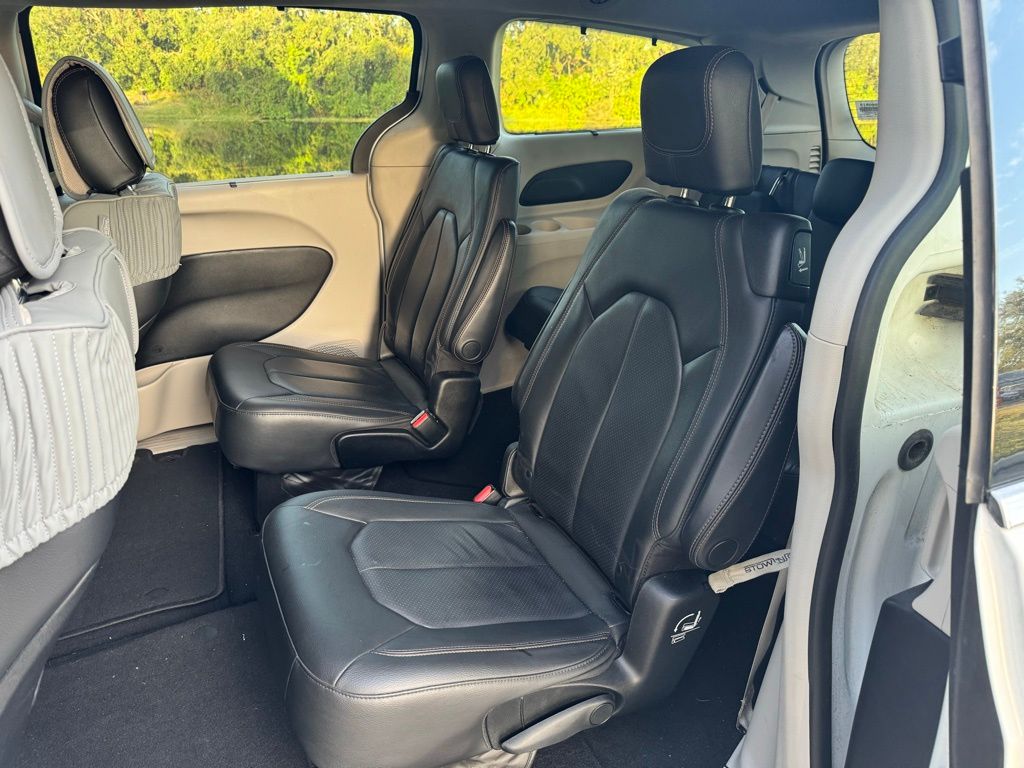 2019 Chrysler Pacifica Touring L 13