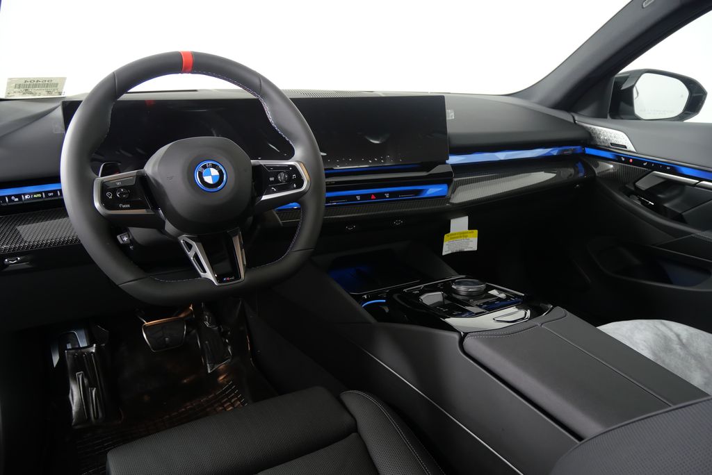 2025 BMW i5 M60 17