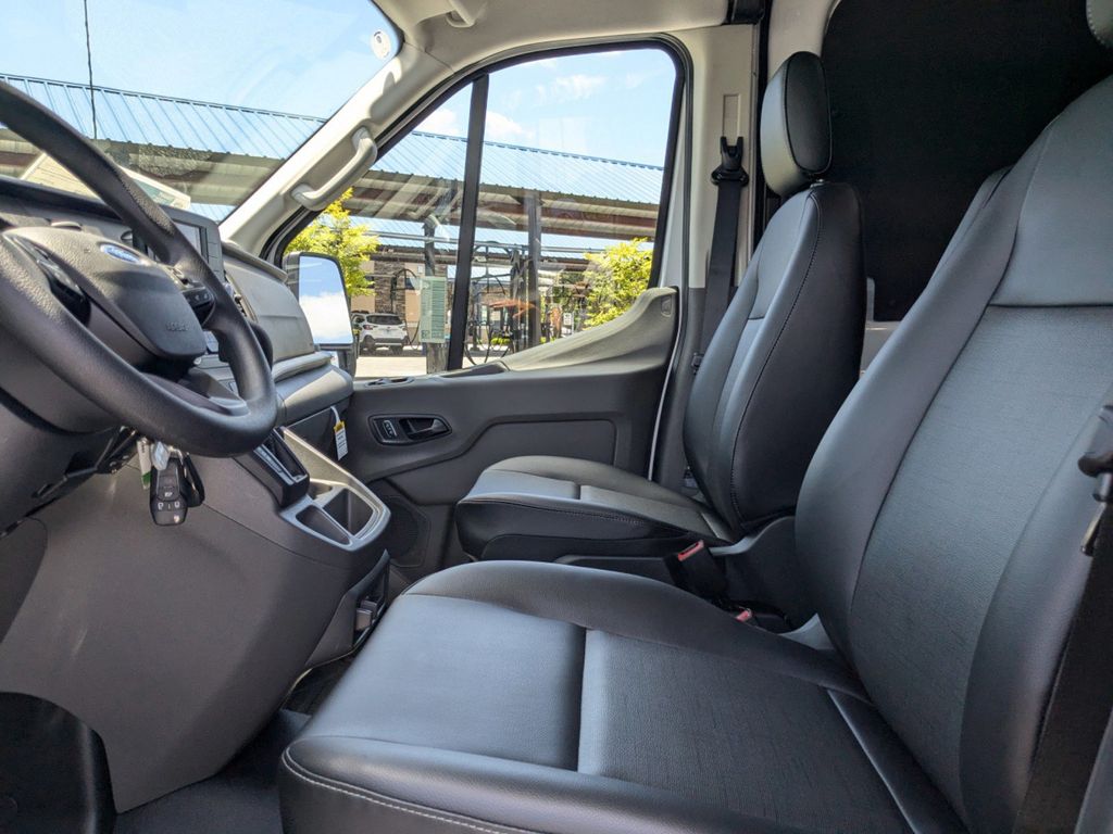 2025 Ford Transit 250