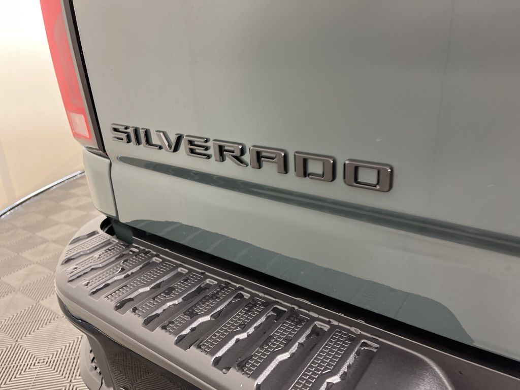 Thumbnail: 2026 Chevrolet Silverado 2500 - 24