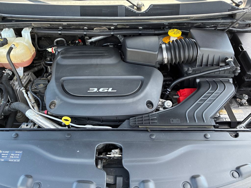 2017 Chrysler Pacifica Touring - 9