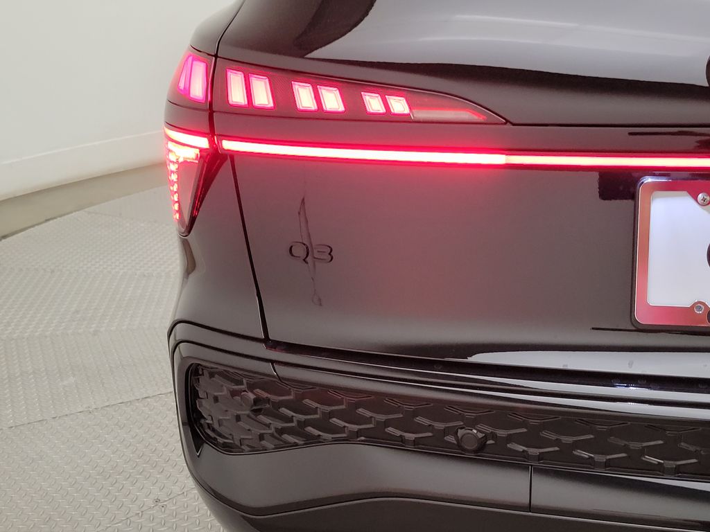 Thumbnail: 2026 Audi Q3 - 9